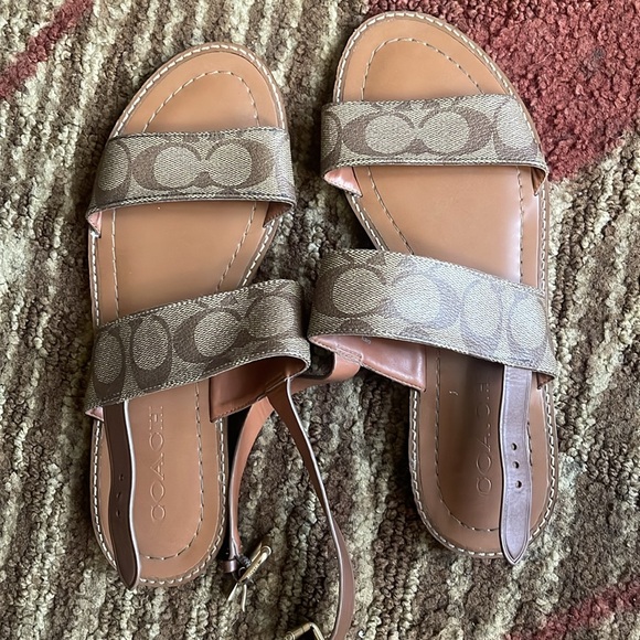 Coach sandal In Signature Canvas. - Picture 5 of 9
